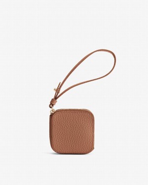 Bolsa Estuche Cuyana Cuero Airpod Mujer Marrones | QTN3454NO